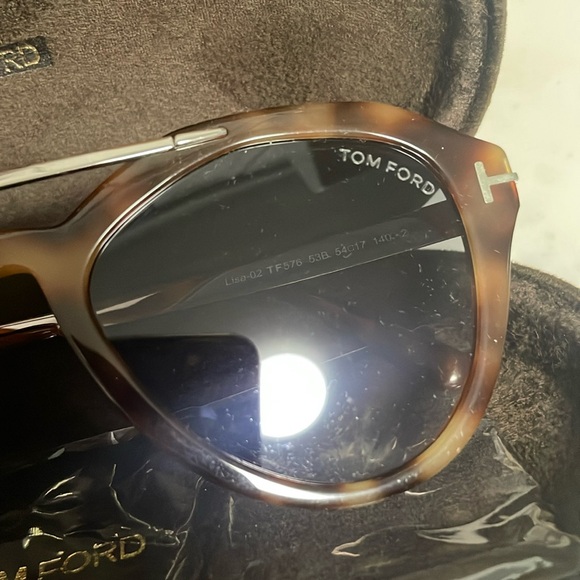 Tom Ford sunglasses 54mm - Picture 3 of 5
